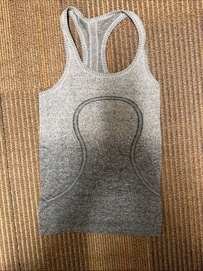 🩶🤍lululemon athletica Gray Ombre Swiftly Tech Racerback Tank Top Sz 2🤍🩶